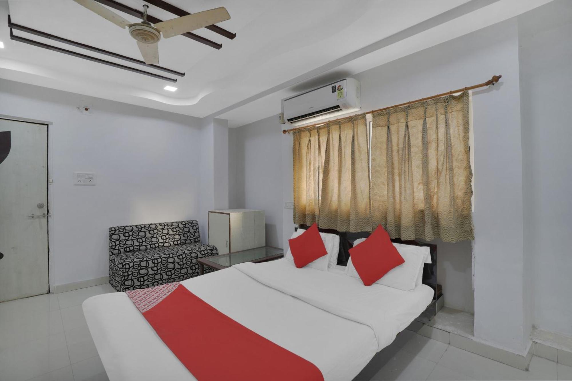 Hotel O Rudra Palace Ahmedabad Exterior foto