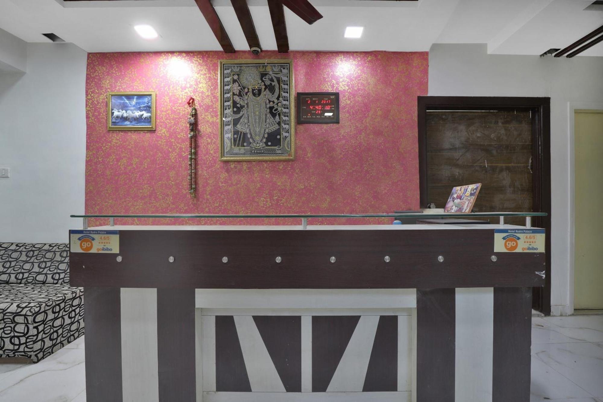 Hotel O Rudra Palace Ahmedabad Exterior foto