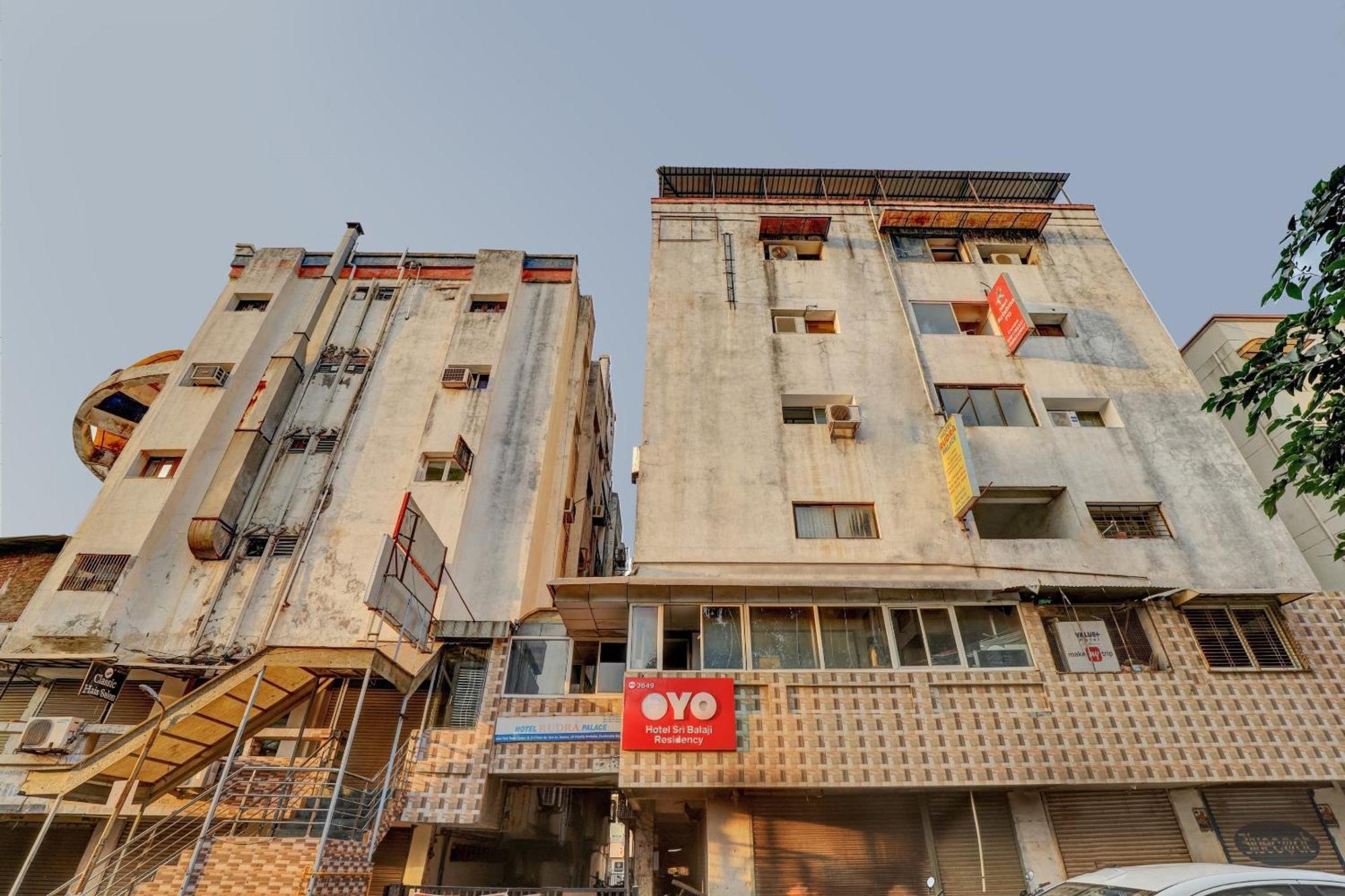 Hotel O Rudra Palace Ahmedabad Exterior foto